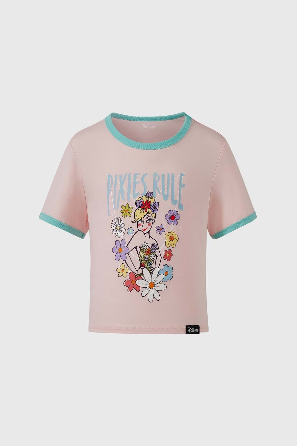 Polera mujer Tinerbell rosada con estampado floral y detalles en azul.