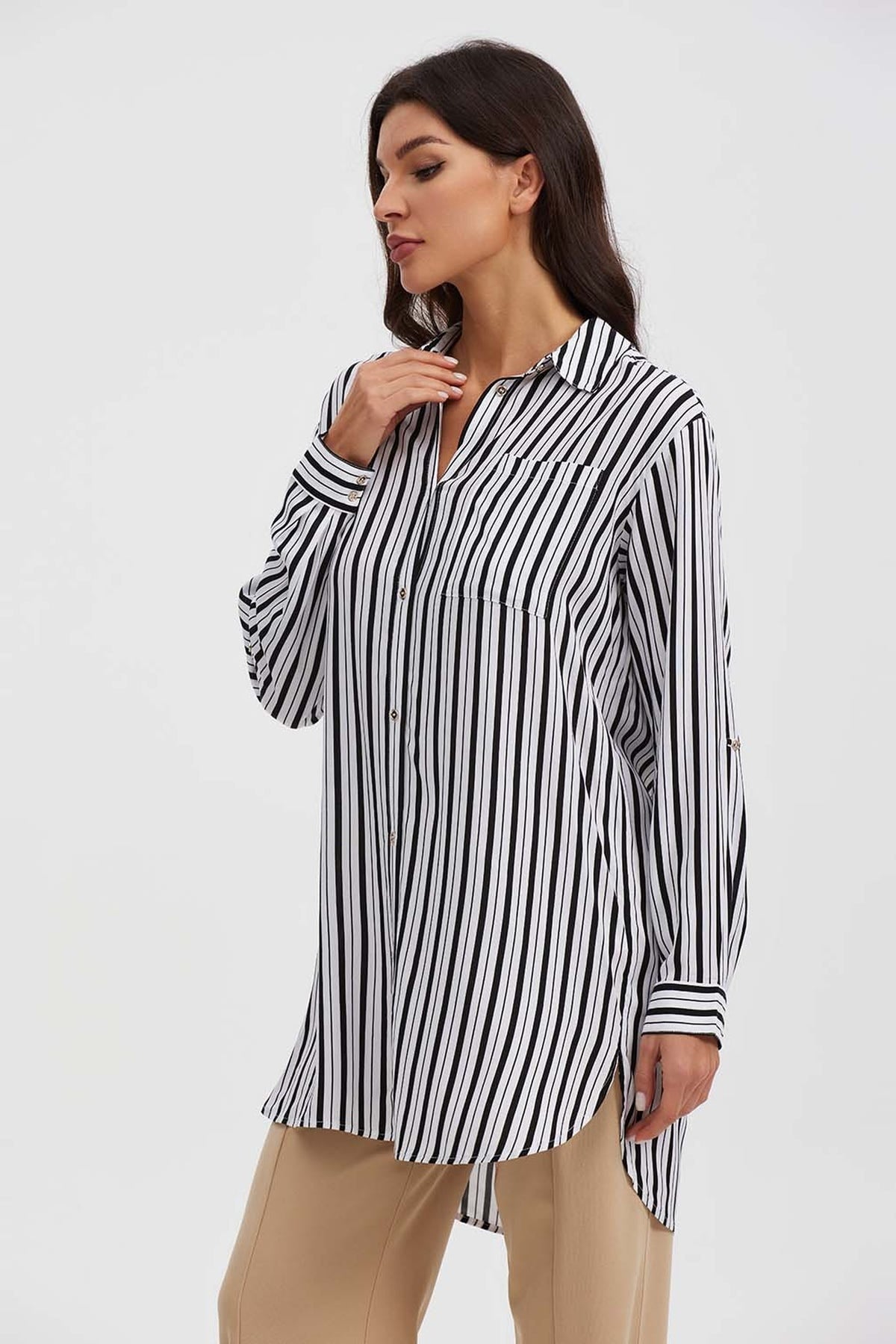 Blusa Mujer Larga Con Botón Parche Negro