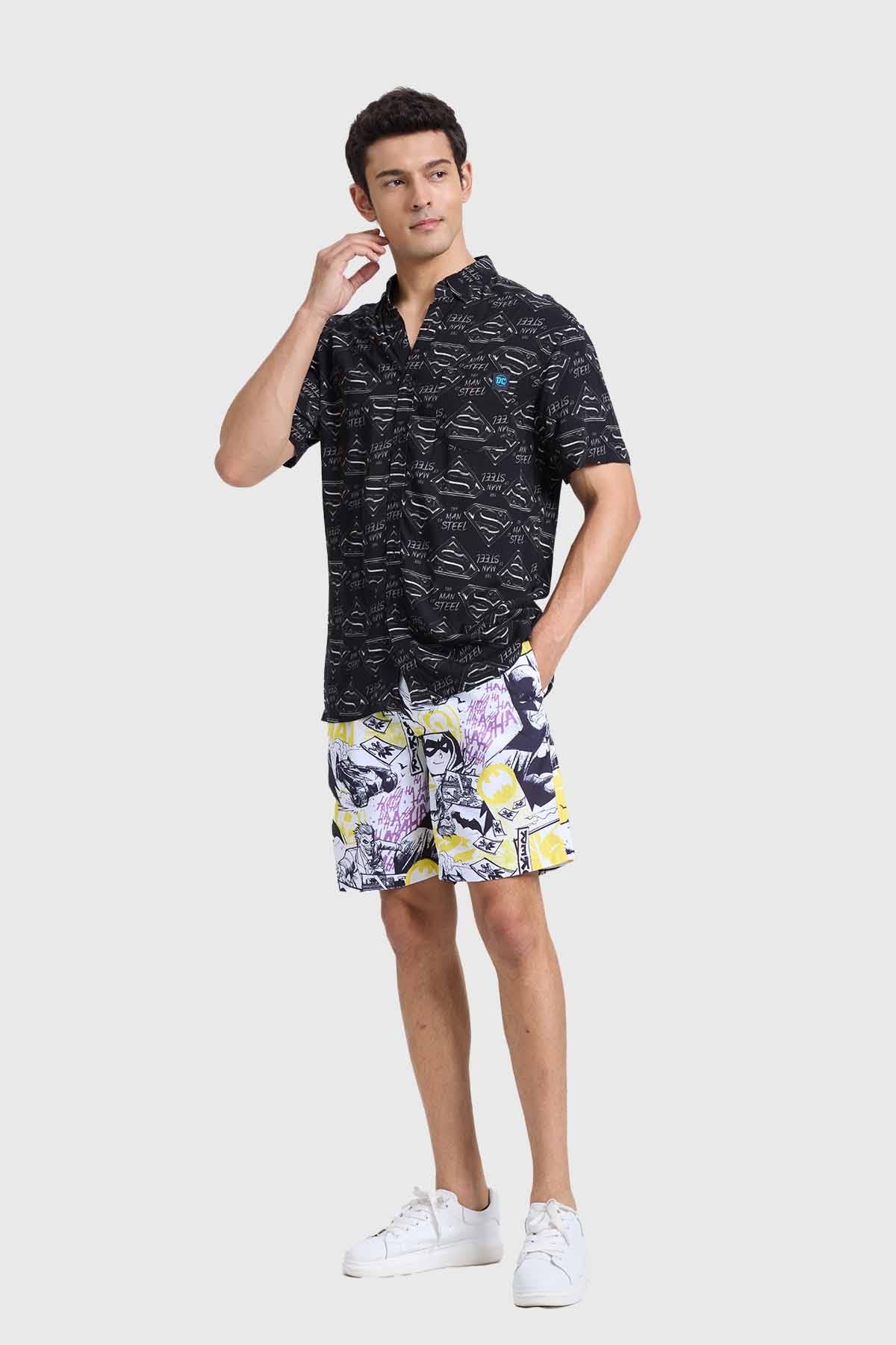 Camisa hombre negra con estampado de Superman, diseño moderno y cómodo.