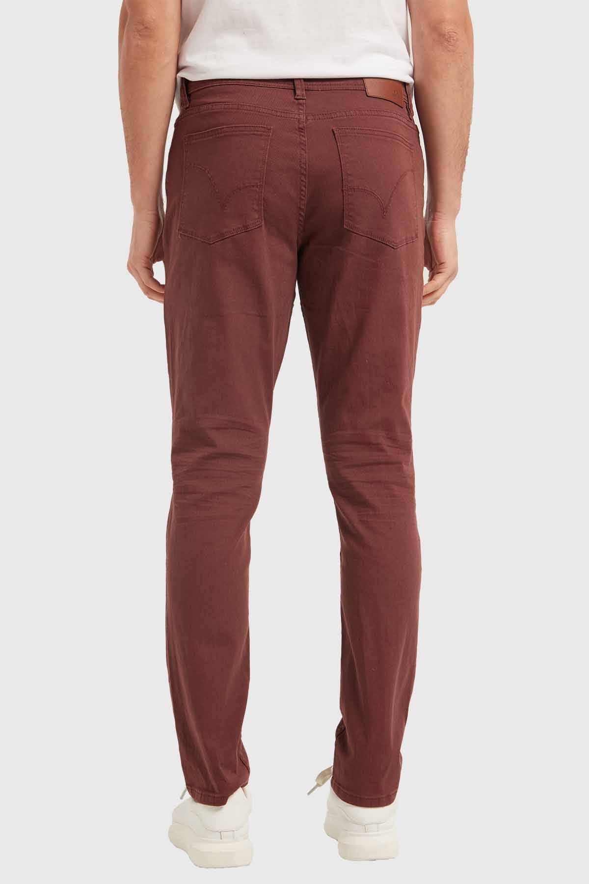 Jeans Hombre Slim Burdeo