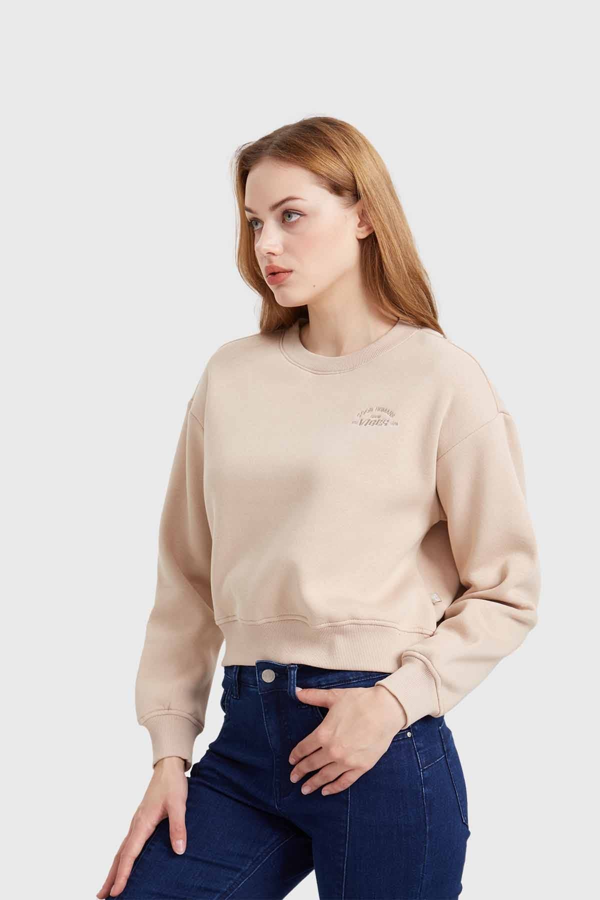 Polerón Mujer Cropped Bordado Beige