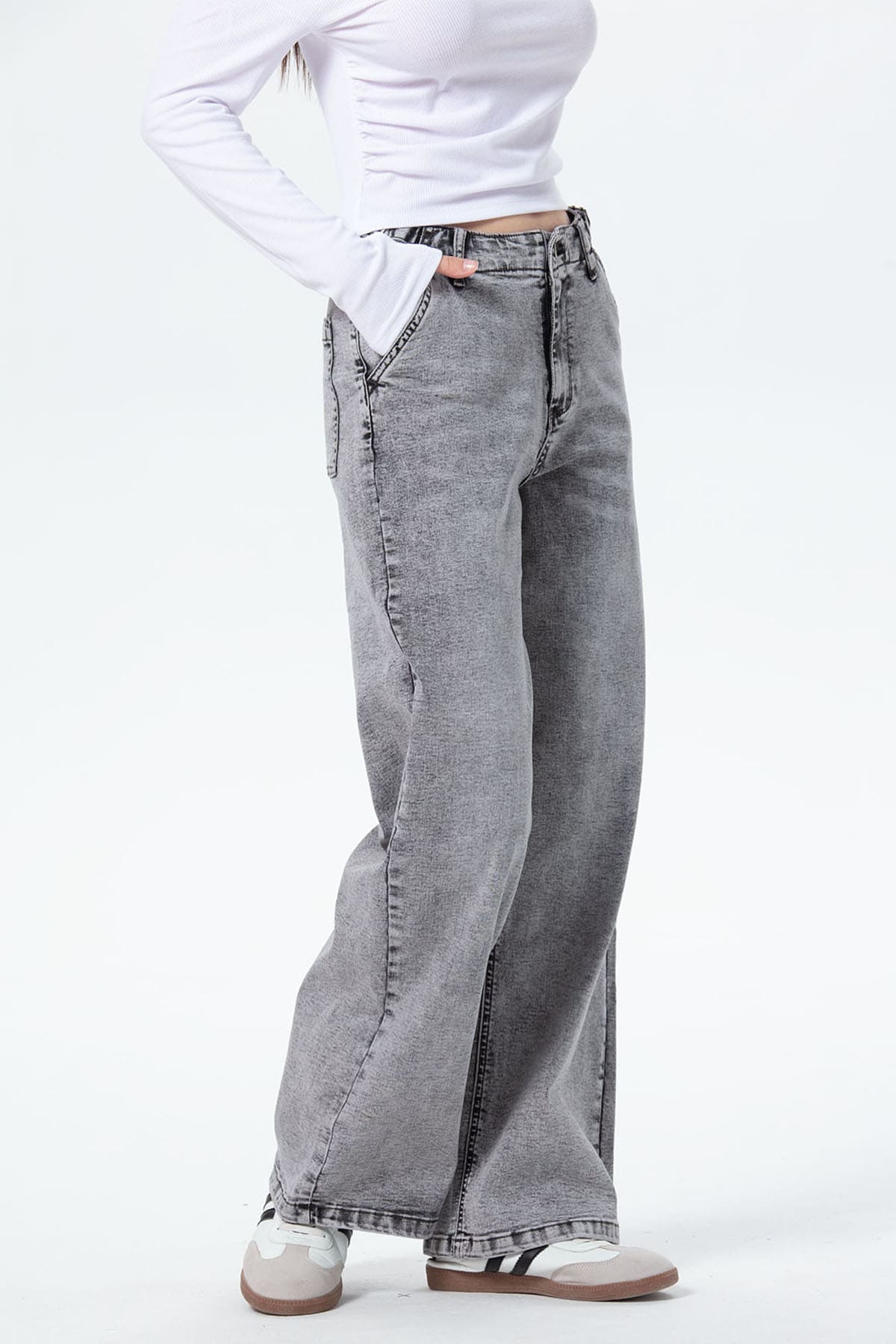Jeans Mujer Wide Leg Cargo Gris