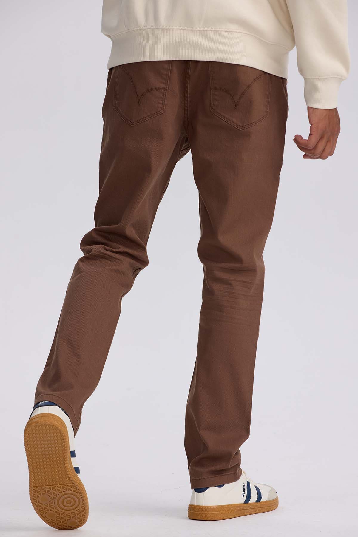 Jeans Hombre Slim Color Cafe