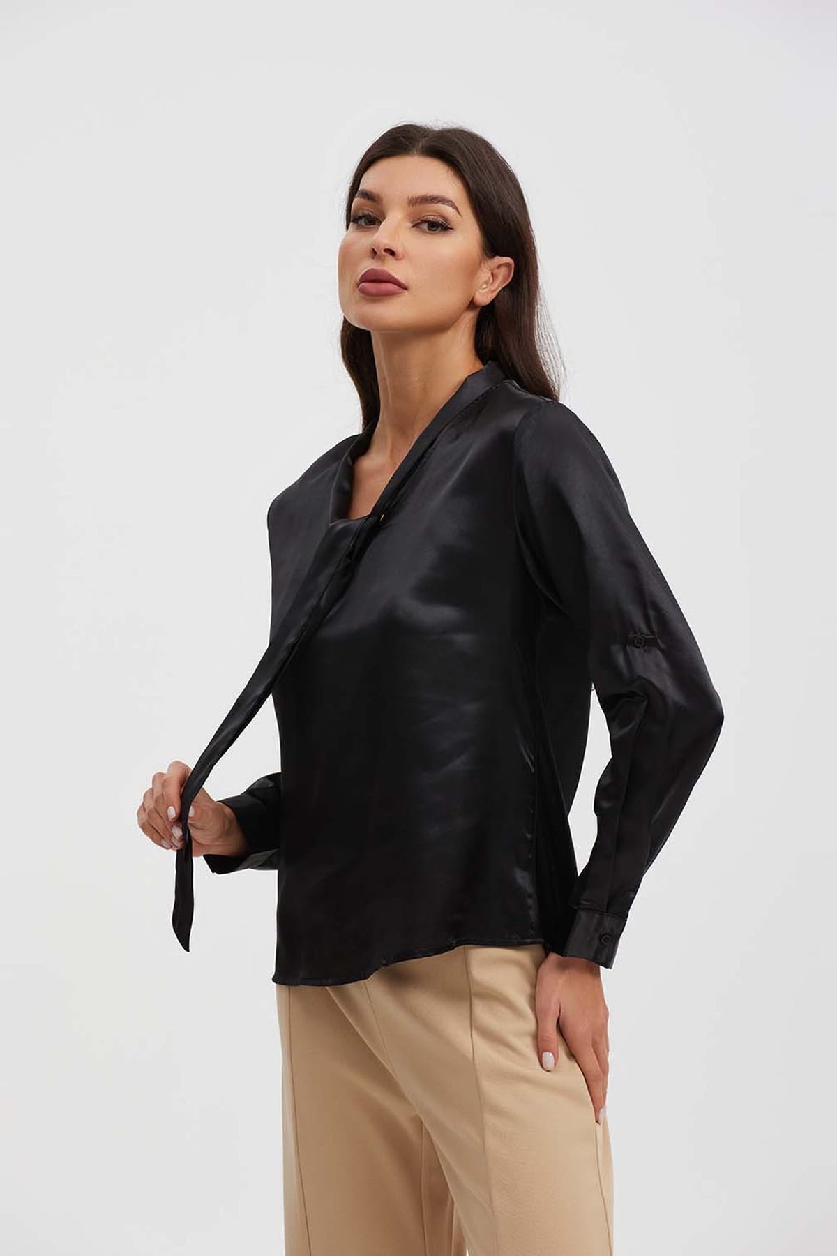 Blusa Mujer Aplicación Lazo Manga Negro