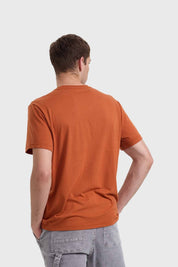 Polera Hombre Básica Con Bolsillo Ocre