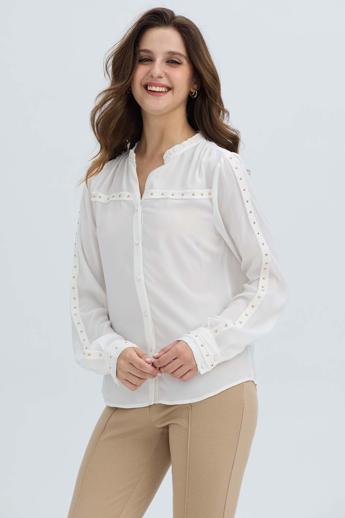 Blusa Mujer Abotonada Aplicación Crudo