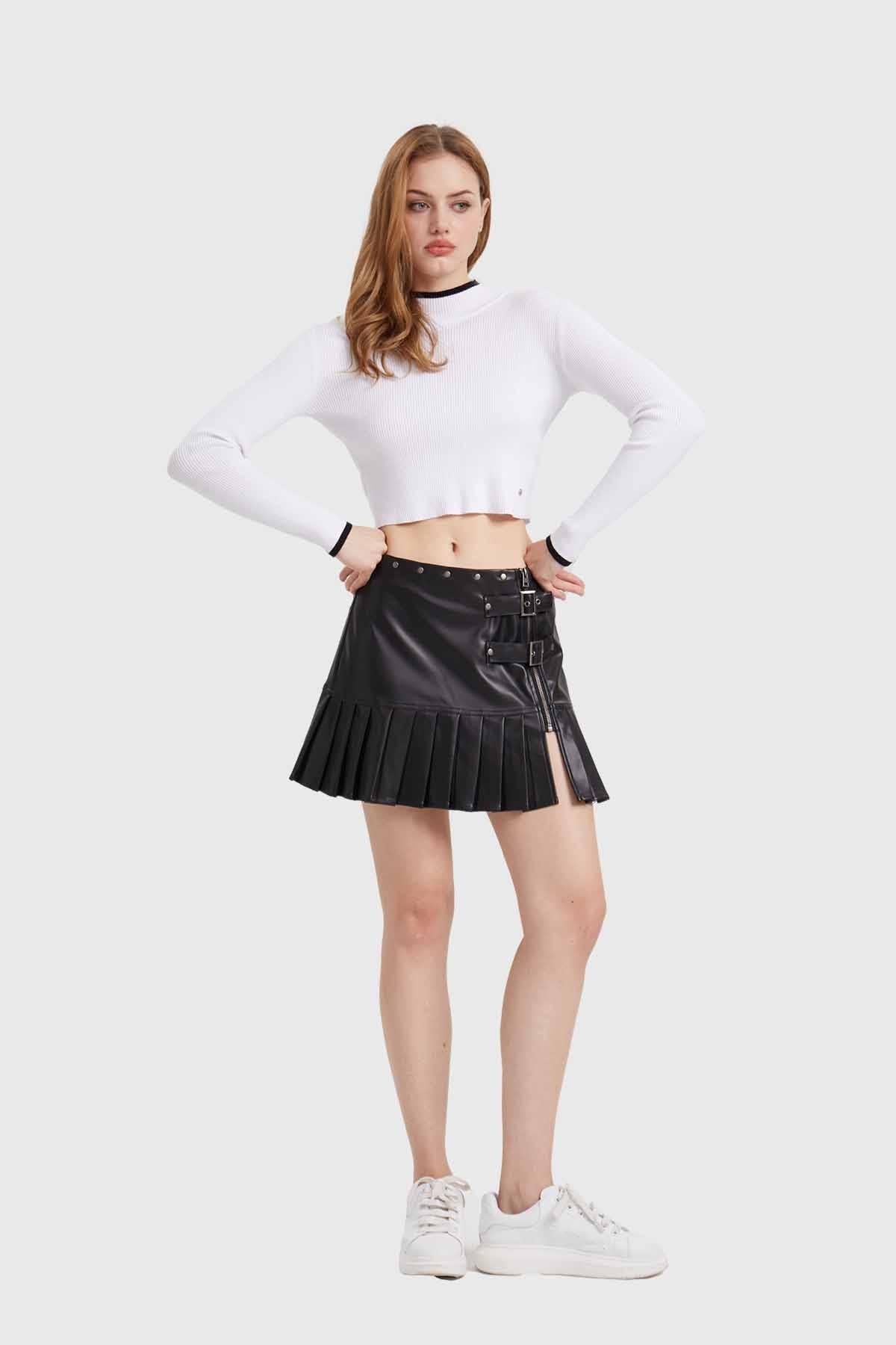 Falda Mujer Tableada Efecto Cuero Negro