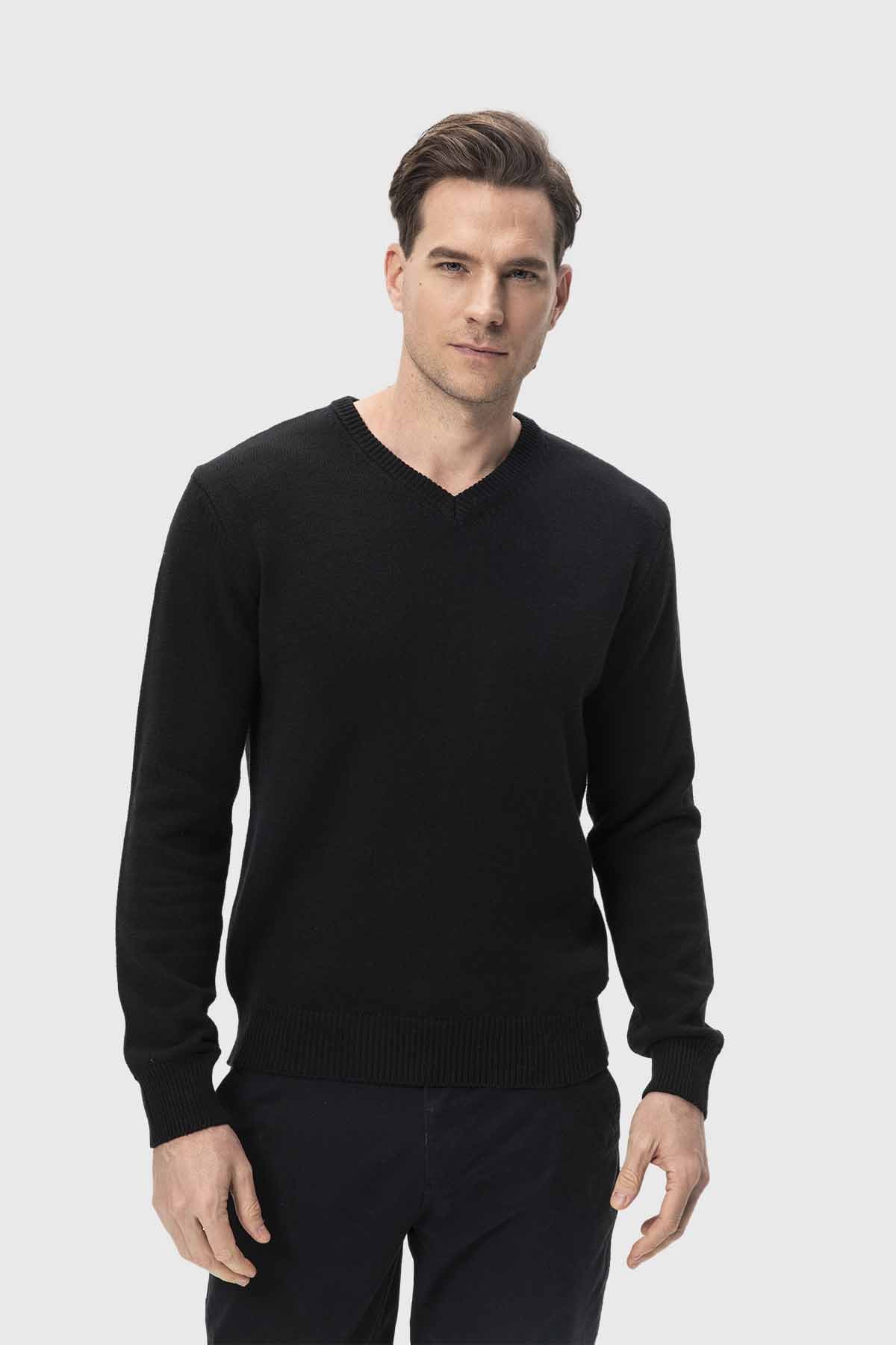 Sweater Hombre Cuello V Básico Negro