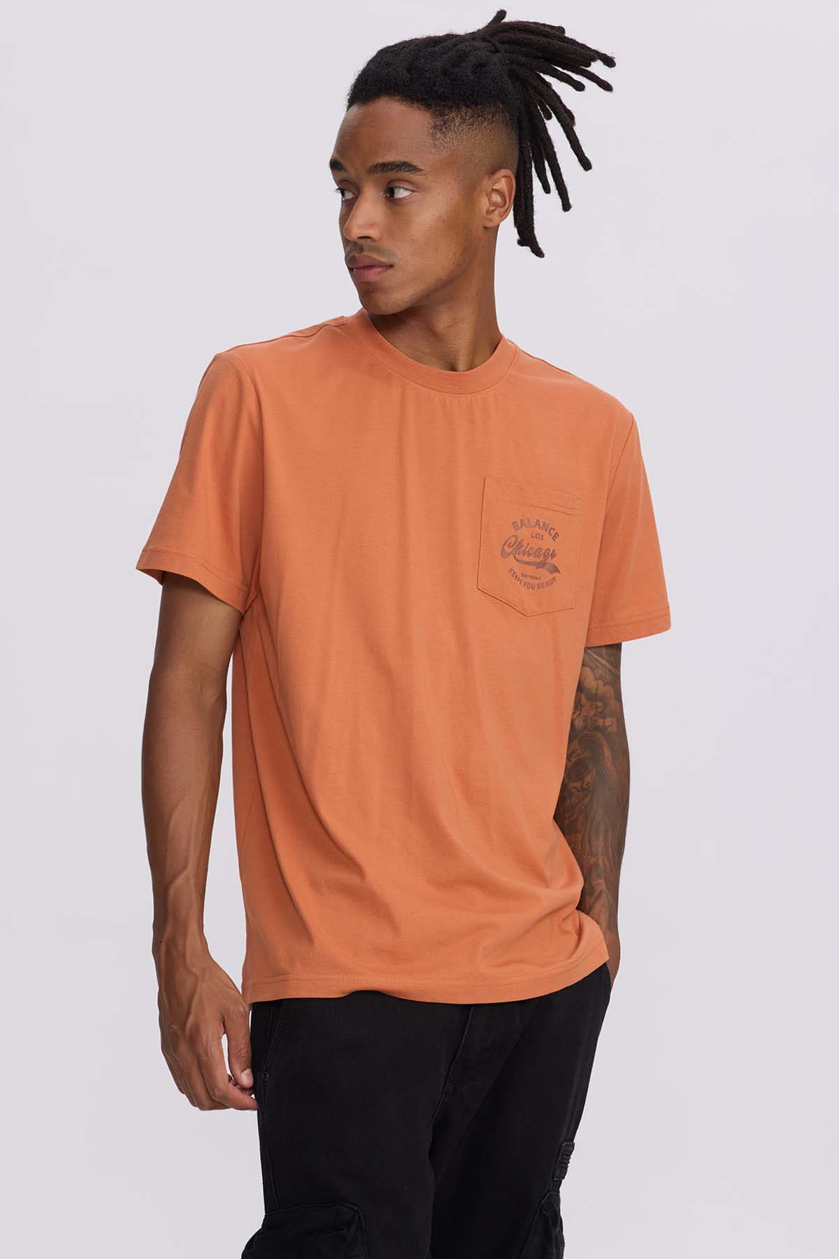 Polera Hombre Con Bolsillo Contraste Naranjo Oscuro Naranjo / XXL