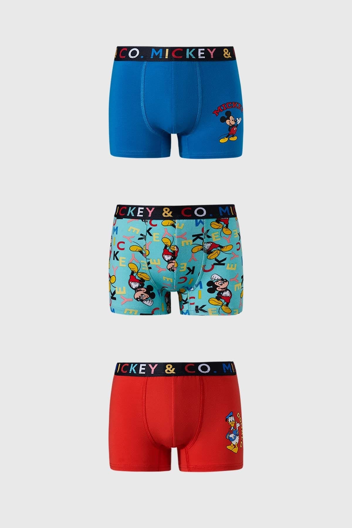 Boxer niño color calipso con estampado de Mickey y amigos, tres modelos diferentes.