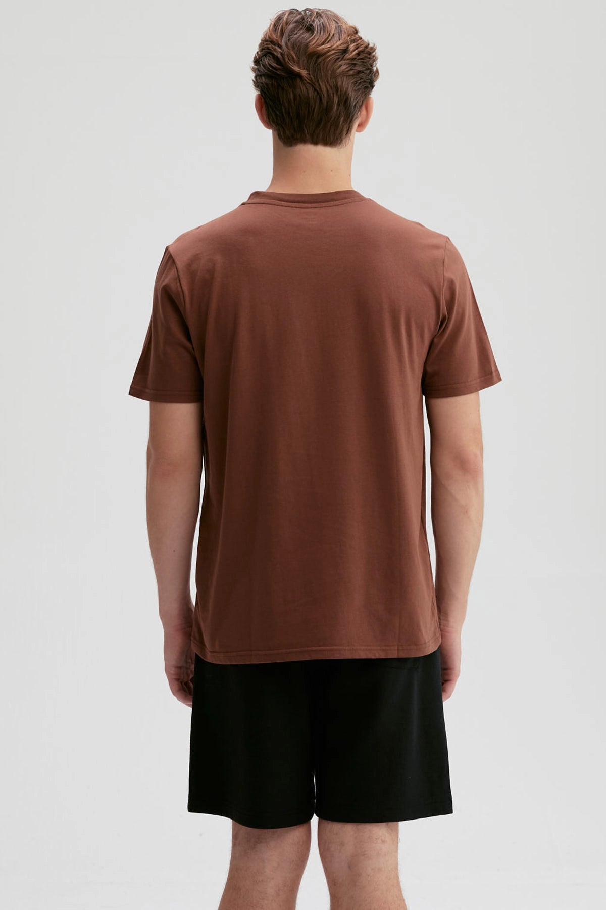 Polera Hombre Print Posicional Chocolate