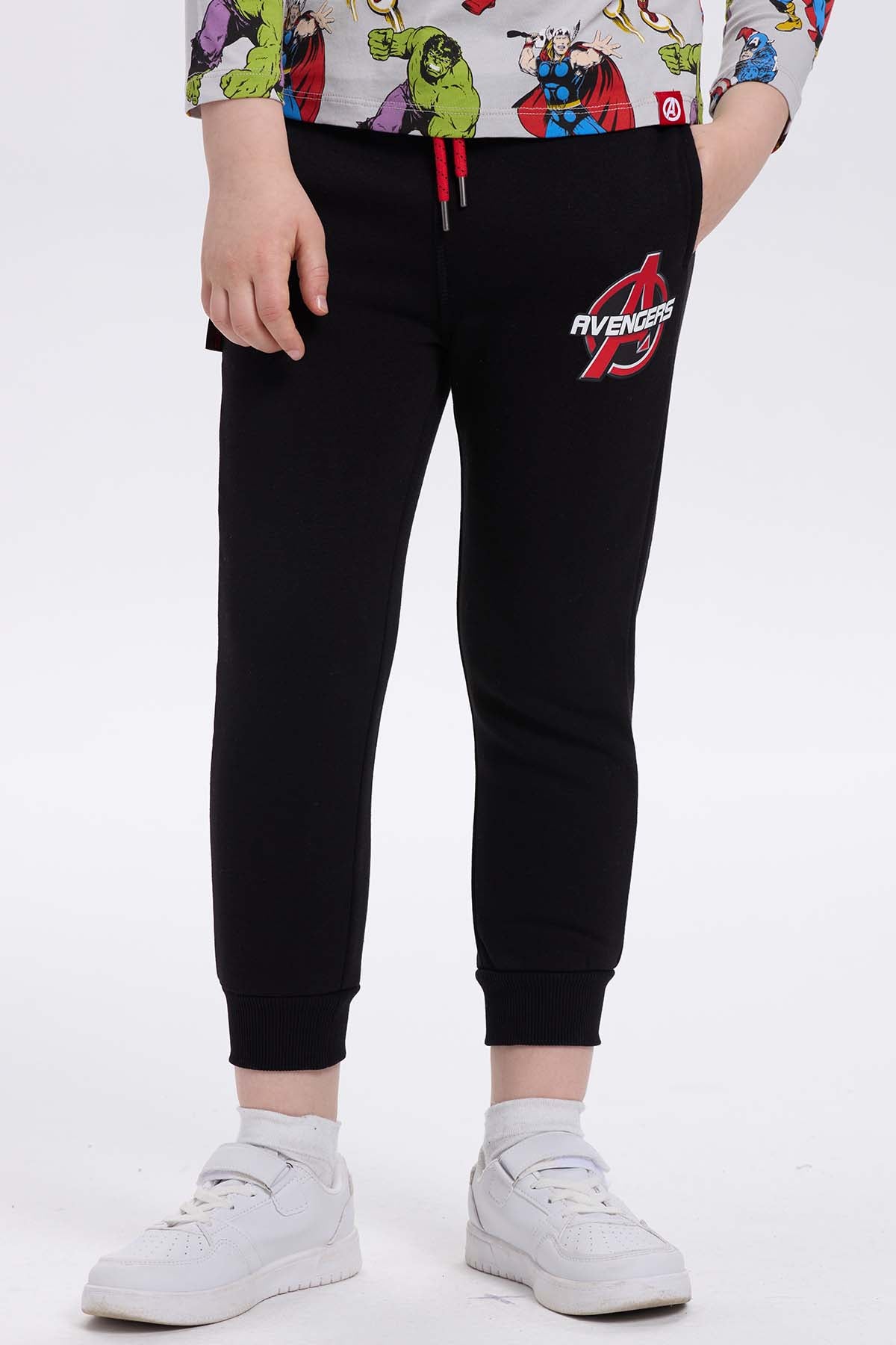 Pantalón buzo niño jogger Avenger negro