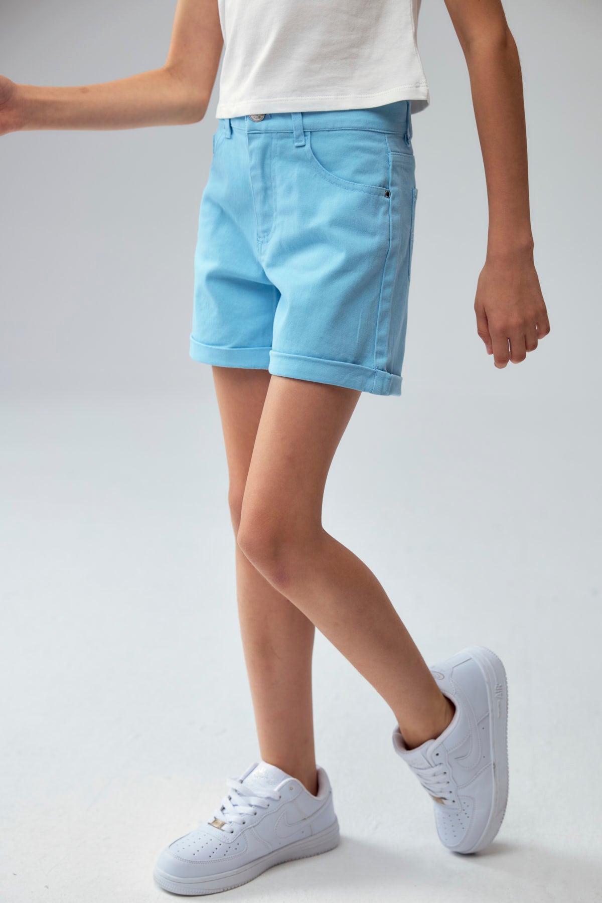 Short Niña Gabardina Básico Celeste