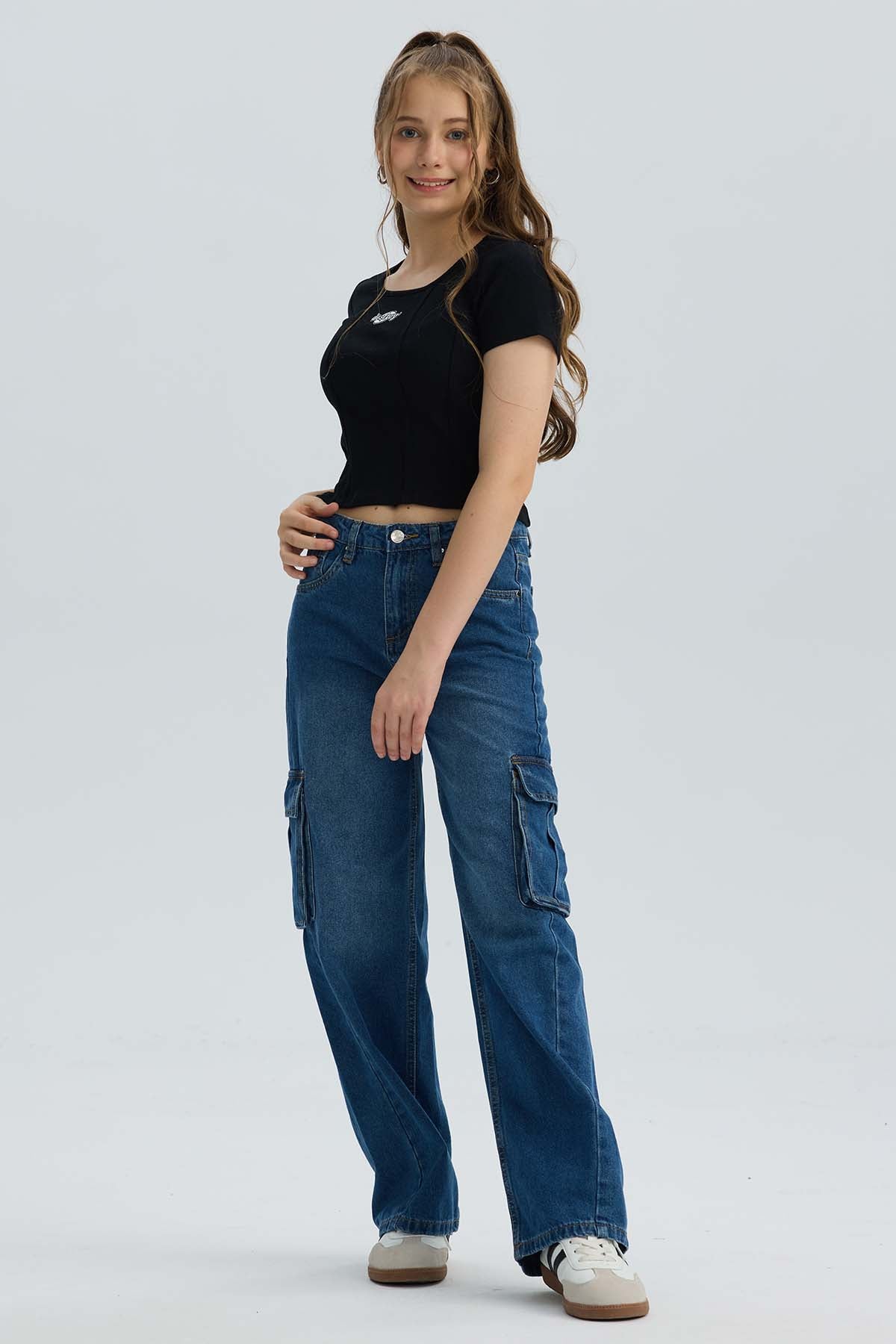 Polera Niña Con Bordado Negro