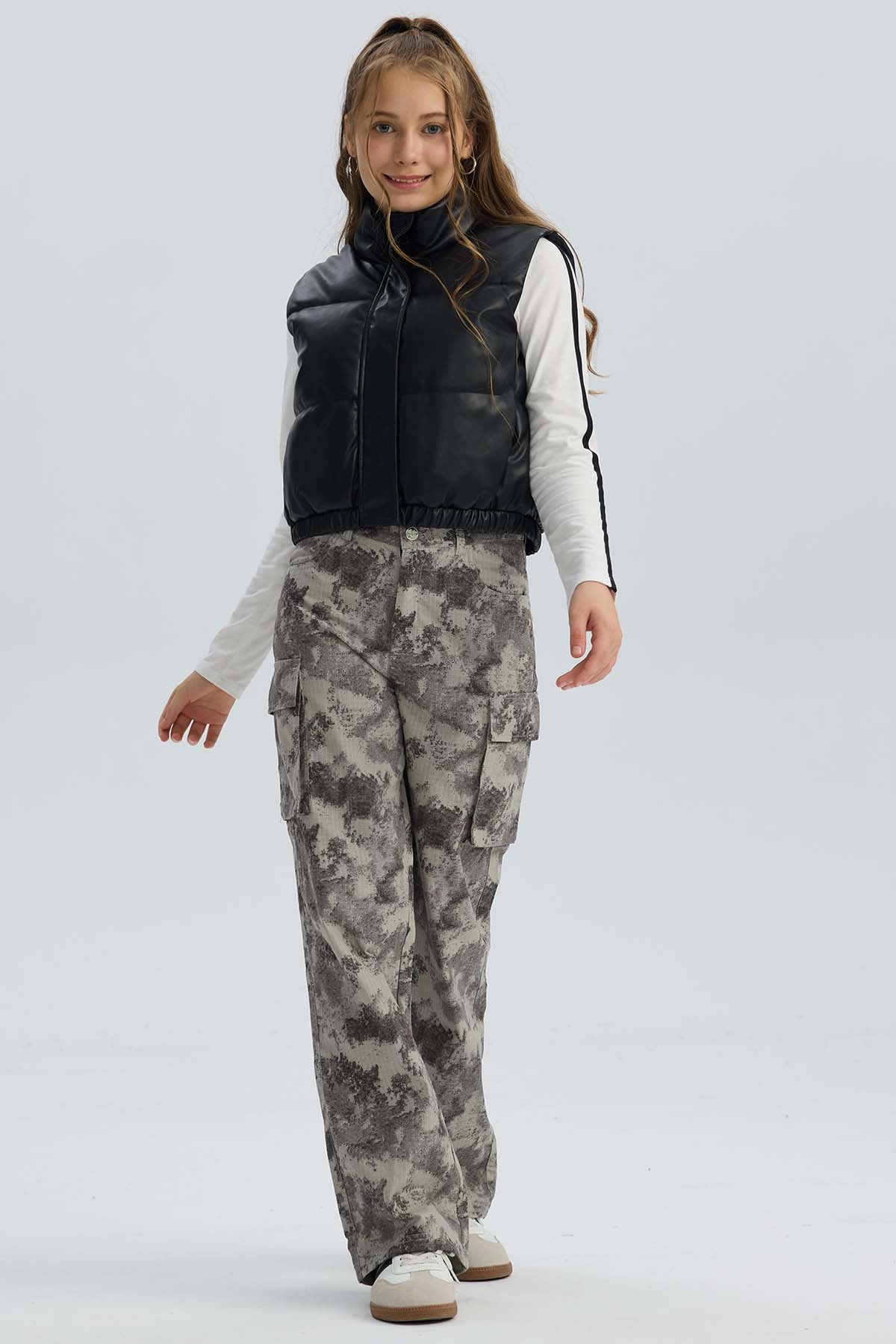 Pantalón niña Cargo Gris con estampado único