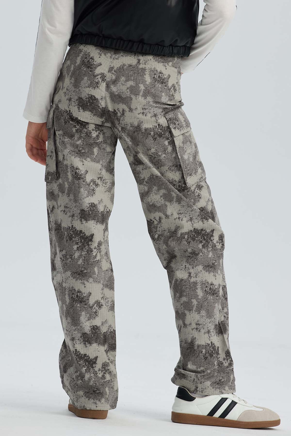 Pantalón niña Cargo Gris con estampado único