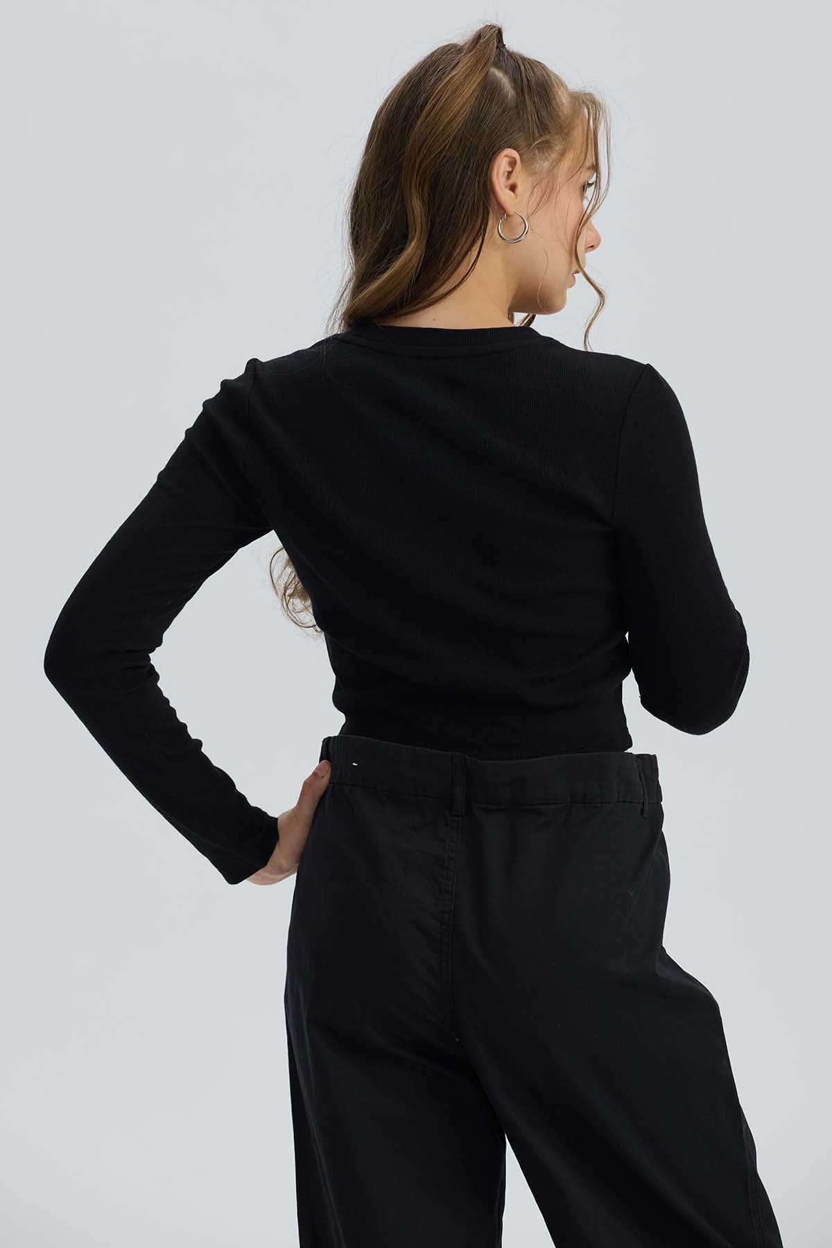 Polera Niña Escote Hombros Negro