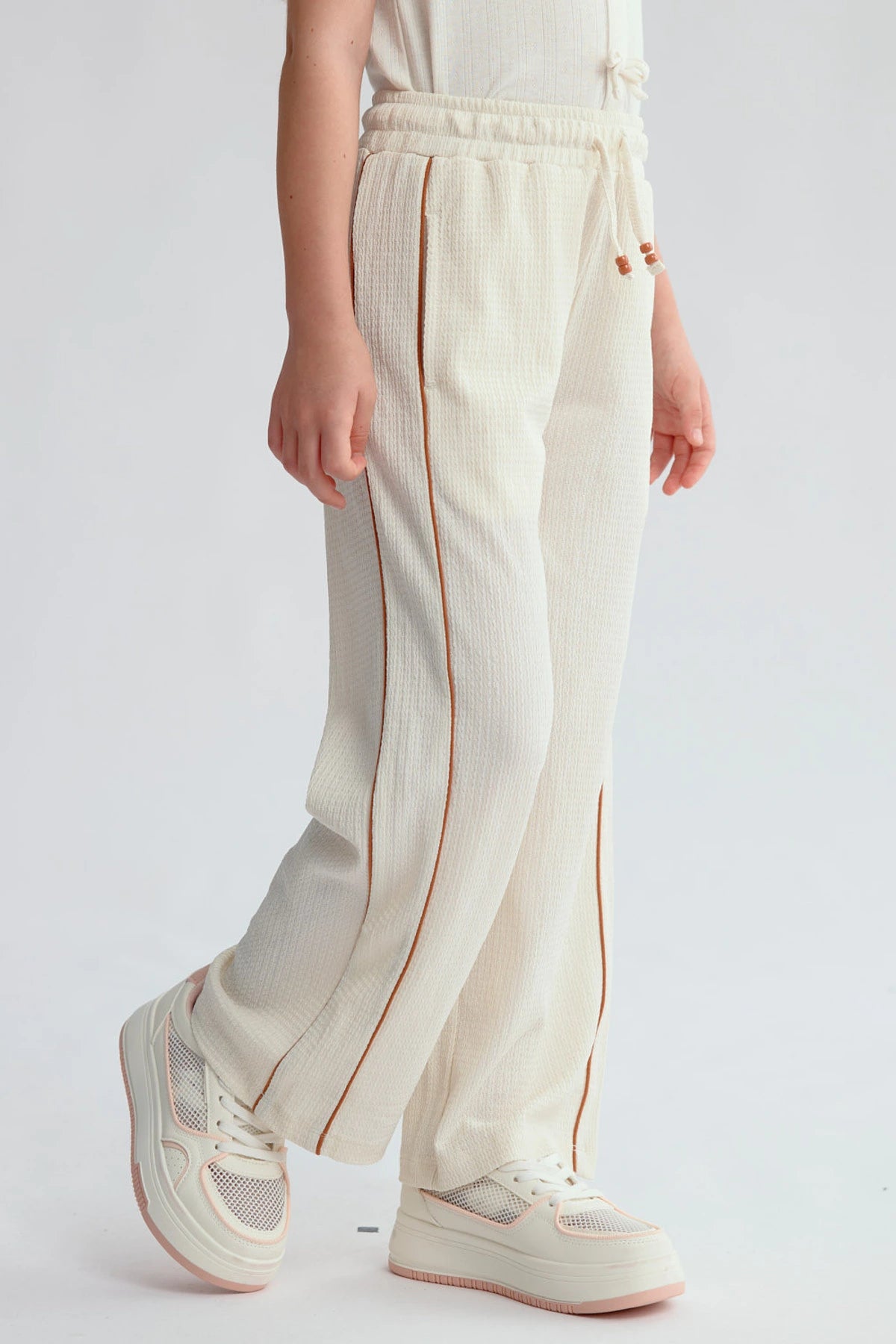 Pantalón Niña Crep Accesorios Cordón Beige