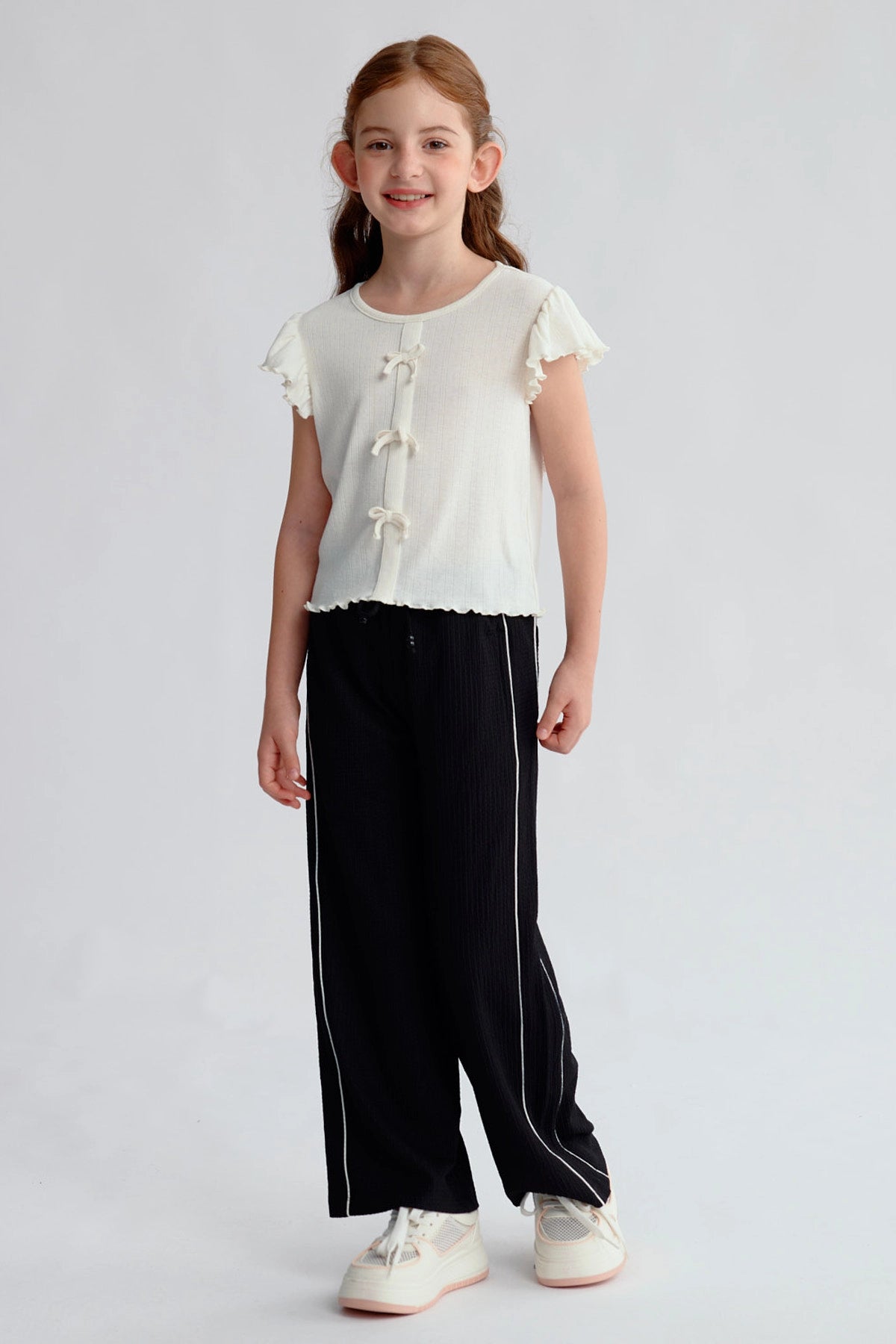 Pantalón Niña Crep Accesorios Cordón Negro