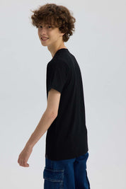 Polera Niño Básica Estampada Negro