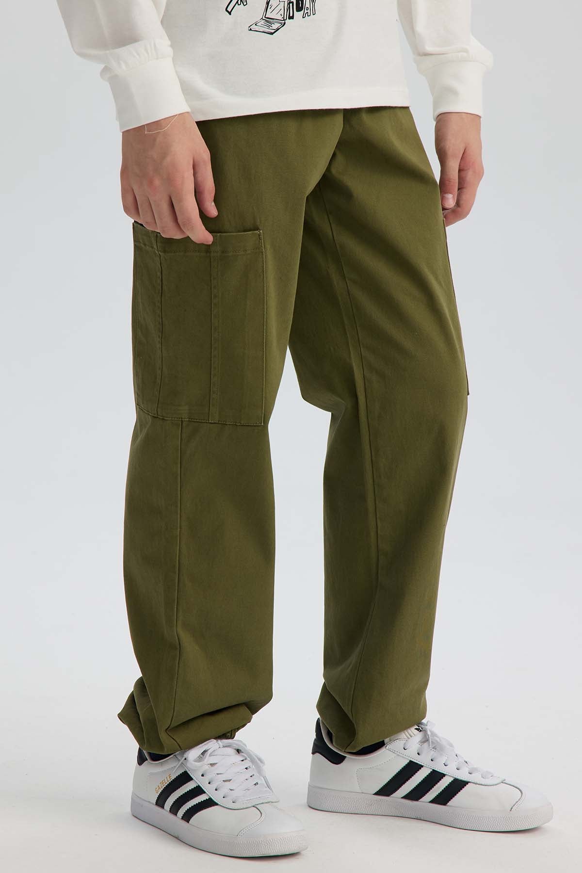 Pantalón Niño Jogger Cargo Verde Militar