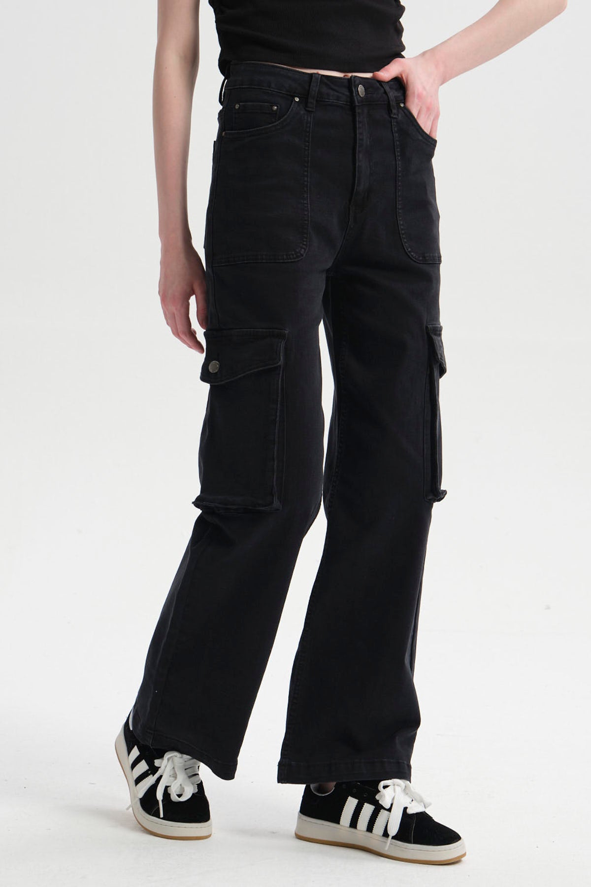 Jeans Mujer Cargo Calce Recto Negro