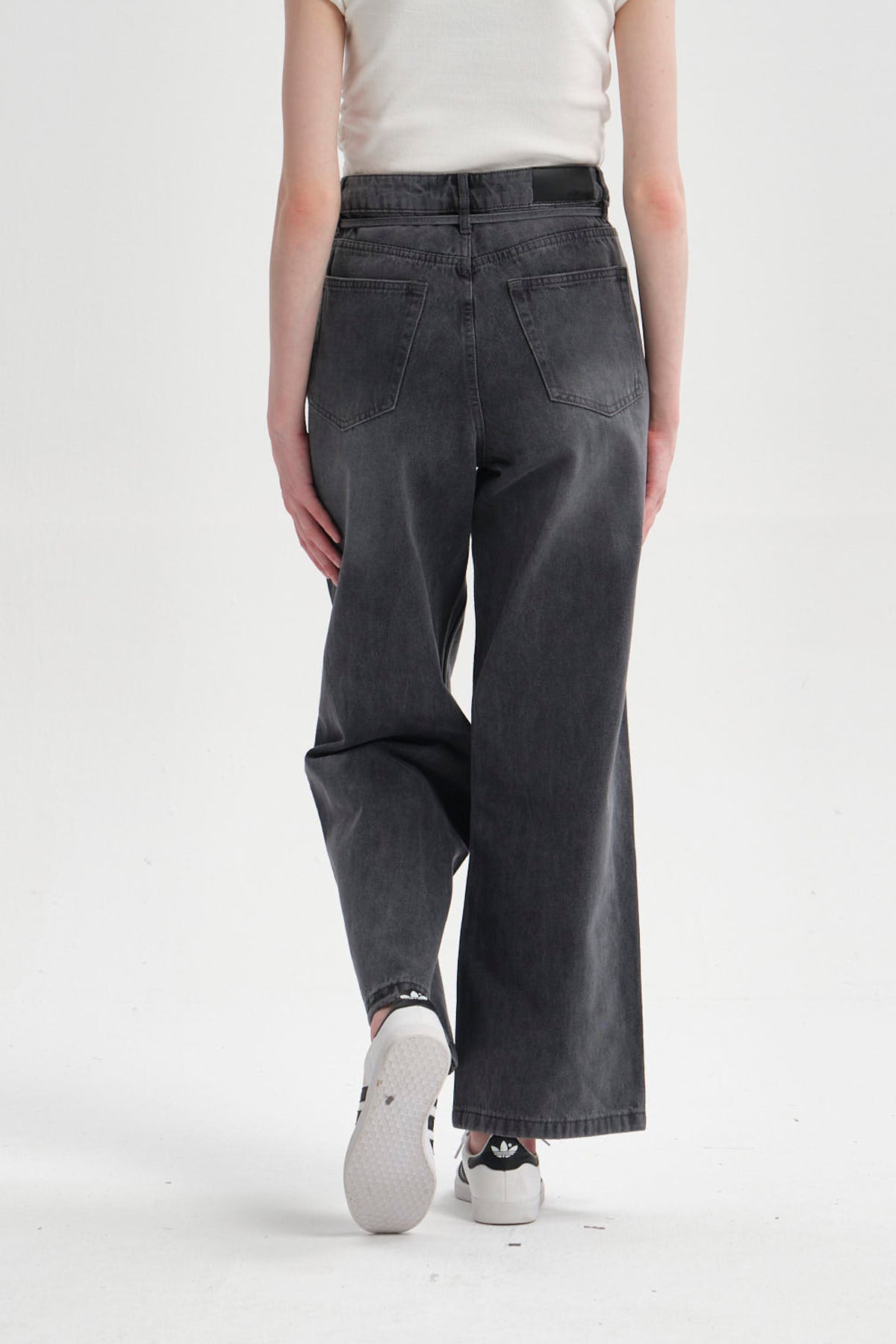 Jeans Mujer Calce Recto Lazo Gris