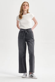 Jeans Mujer Calce Recto Lazo Gris