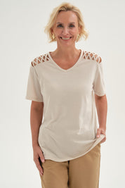 Polera Mujer Detalle Hombro Beige