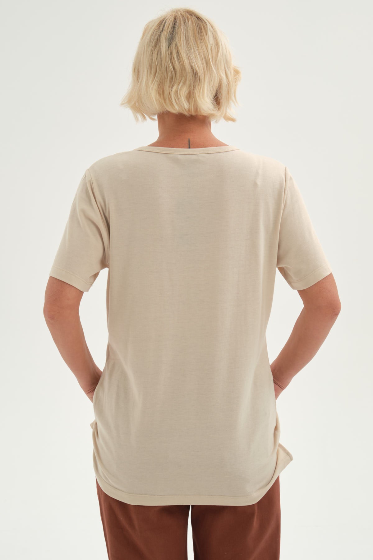 Polera Mujer Con Tachas Beige