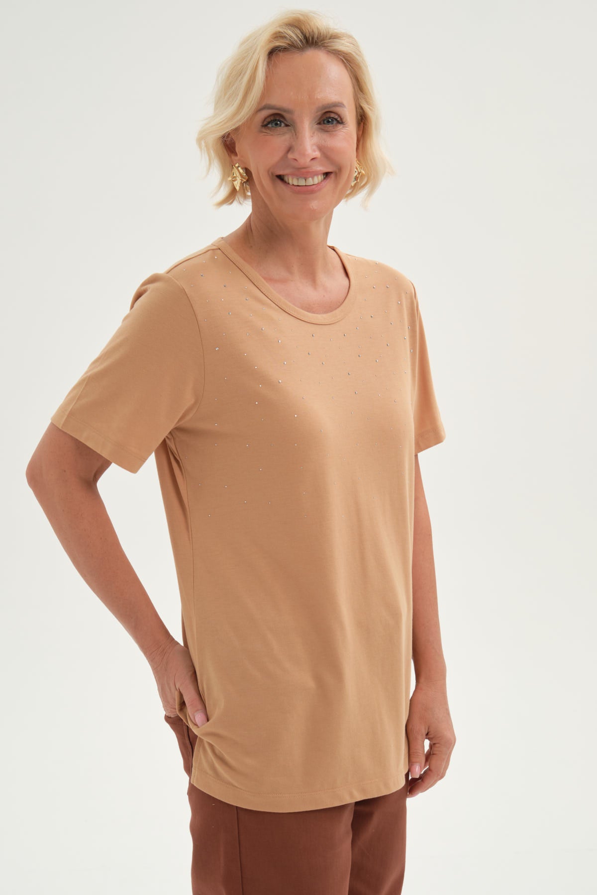 Polera Mujer Con Tachas Camel