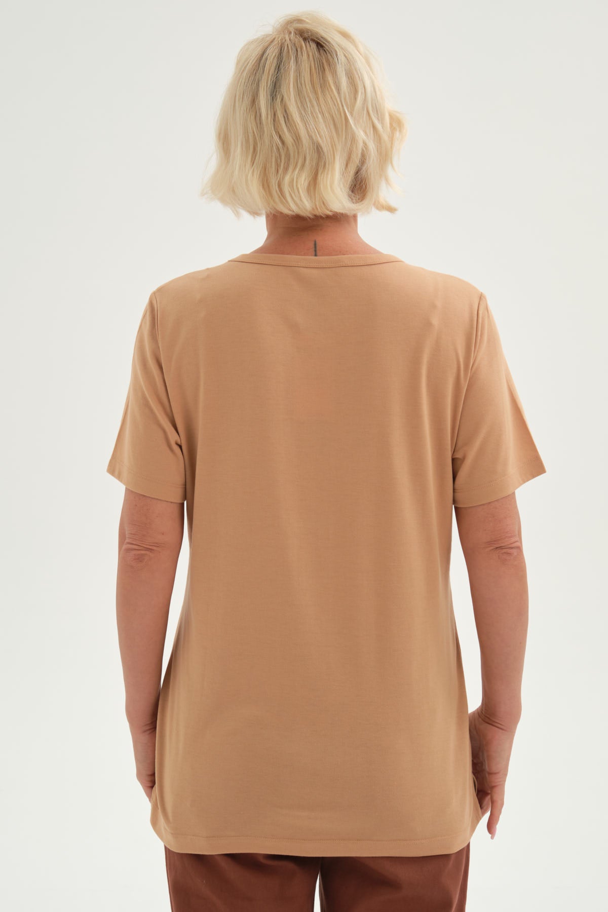 Polera Mujer Con Tachas Camel