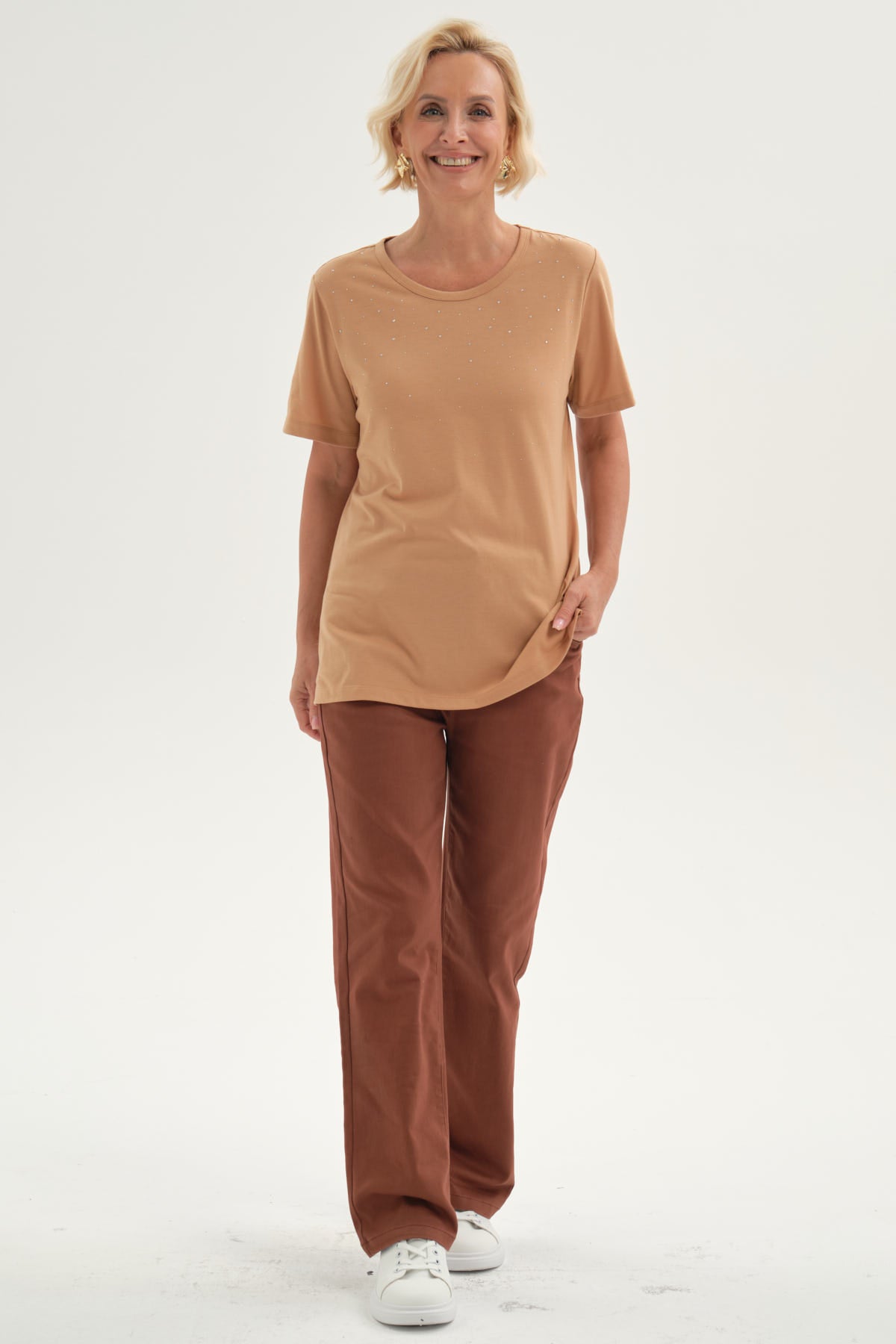 Polera Mujer Con Tachas Camel