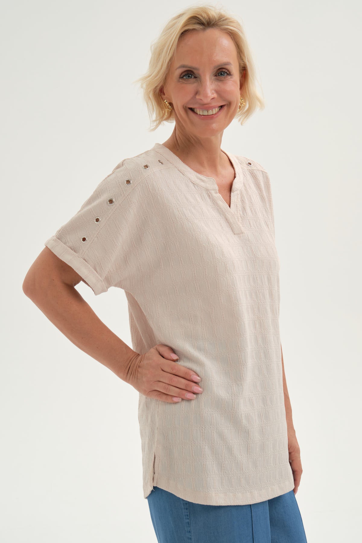 Polera Mujer Tachitas Beige