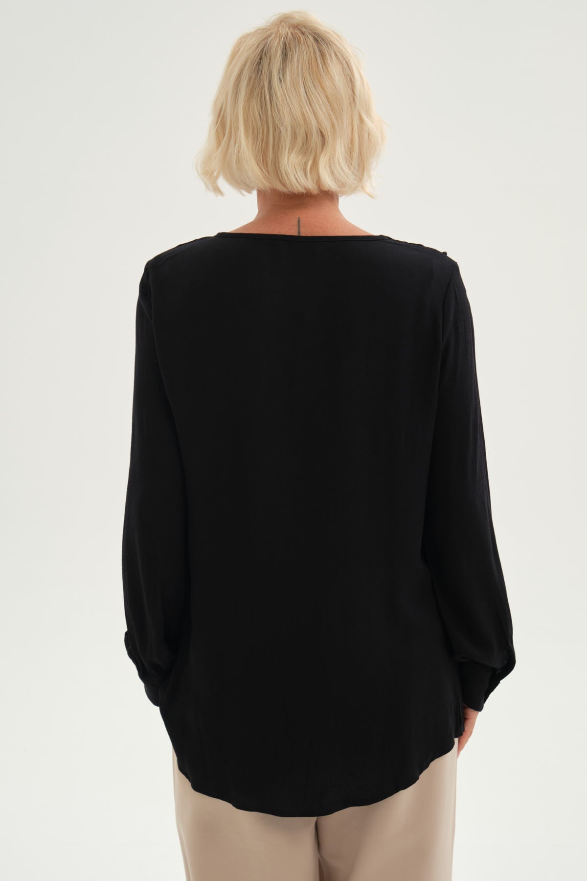 Blusa Mujer Con Tachas Negro