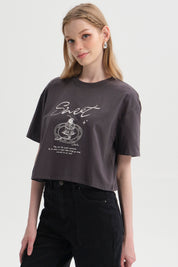 Polera Mujer Print Crop Gris Marengo