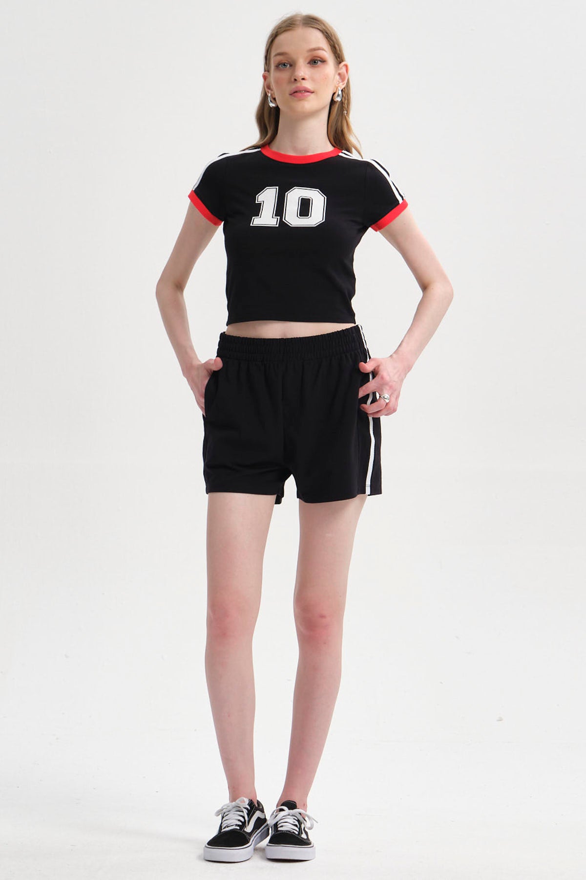 Short Mujer Raya Costado Negro