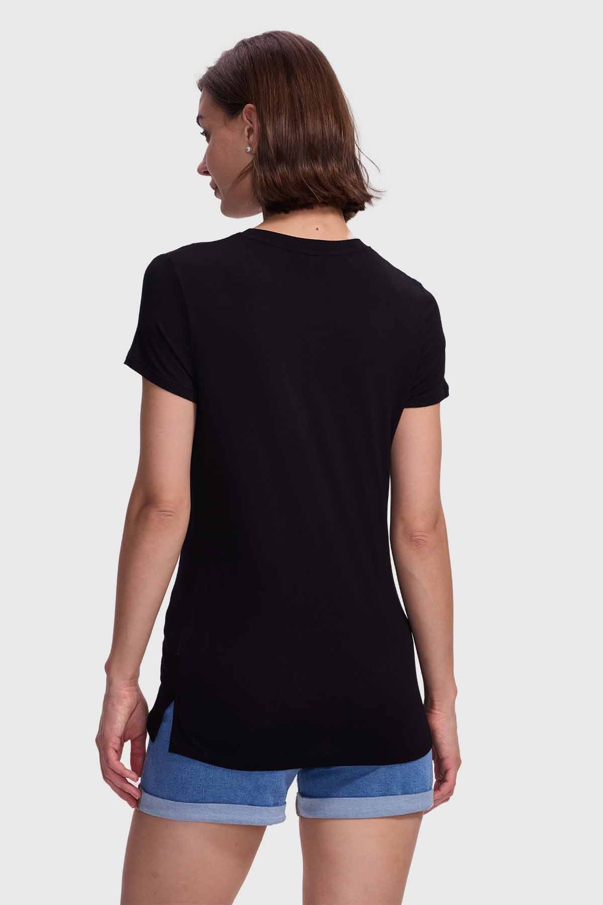 Polera Mujer Estamado Con Aplicación Negro / Fucsia