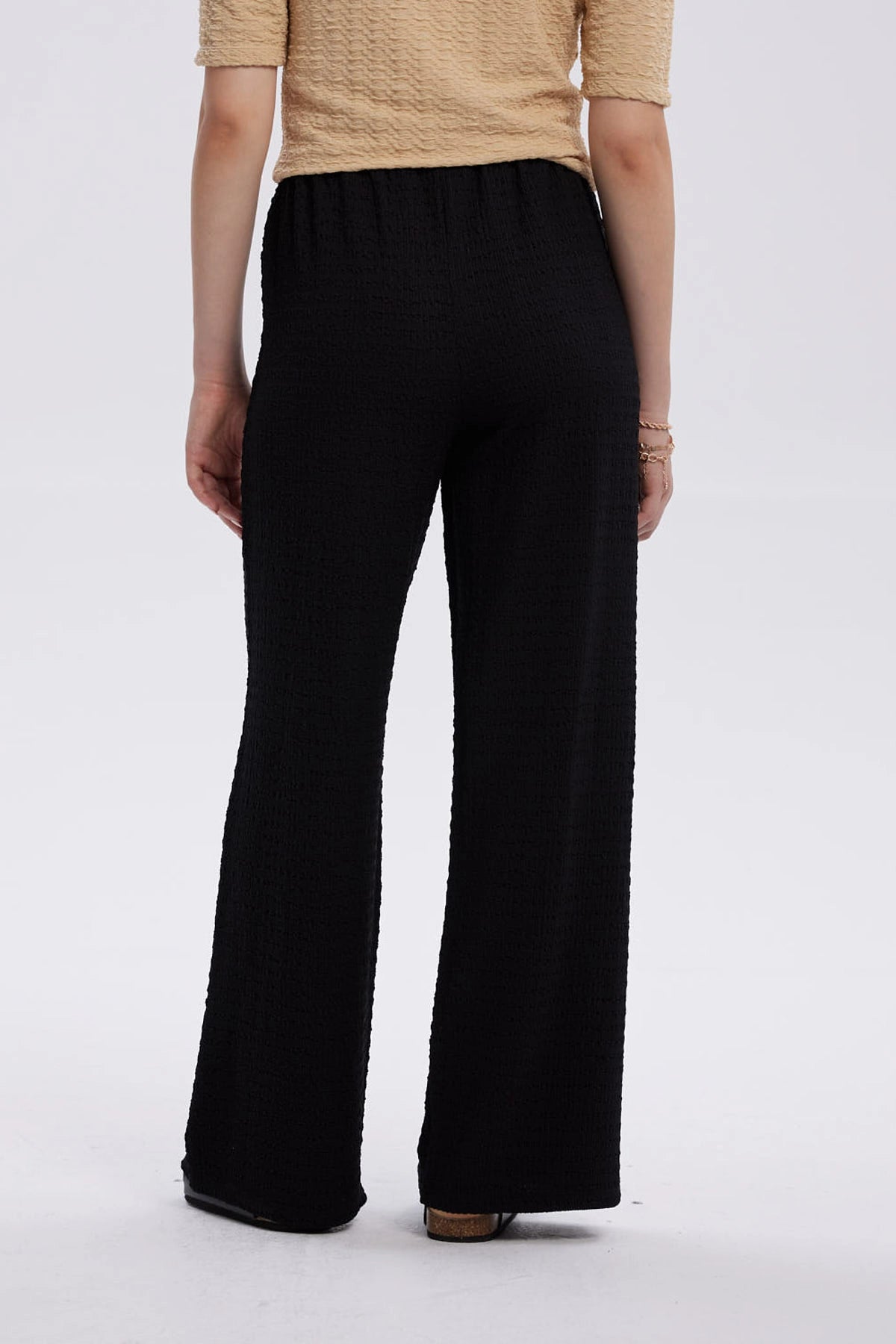 Pantalón Mujer Con Cordón Y Textura Negro