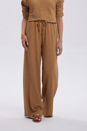 Pantalón Mujer Con Cordón Y Textura Beige