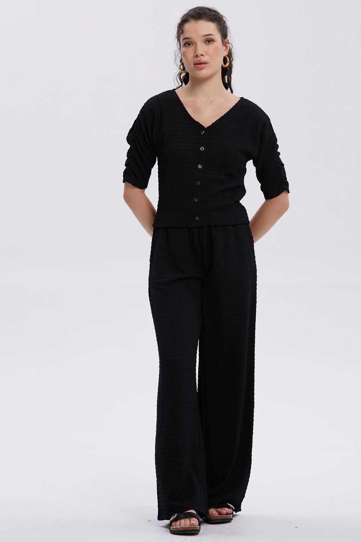 Polera Mujer Abotonada Con Textura Negro