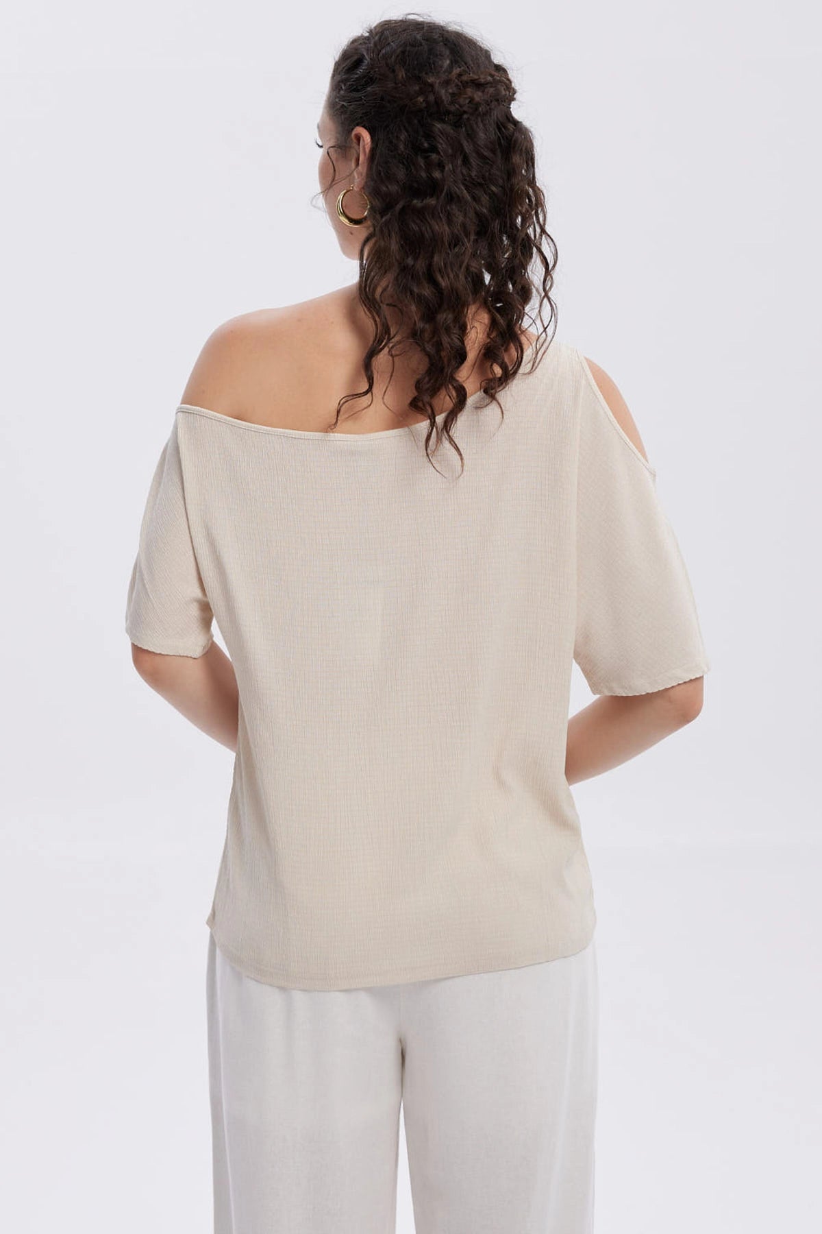 Polera Mujer Cuello Bote Arena