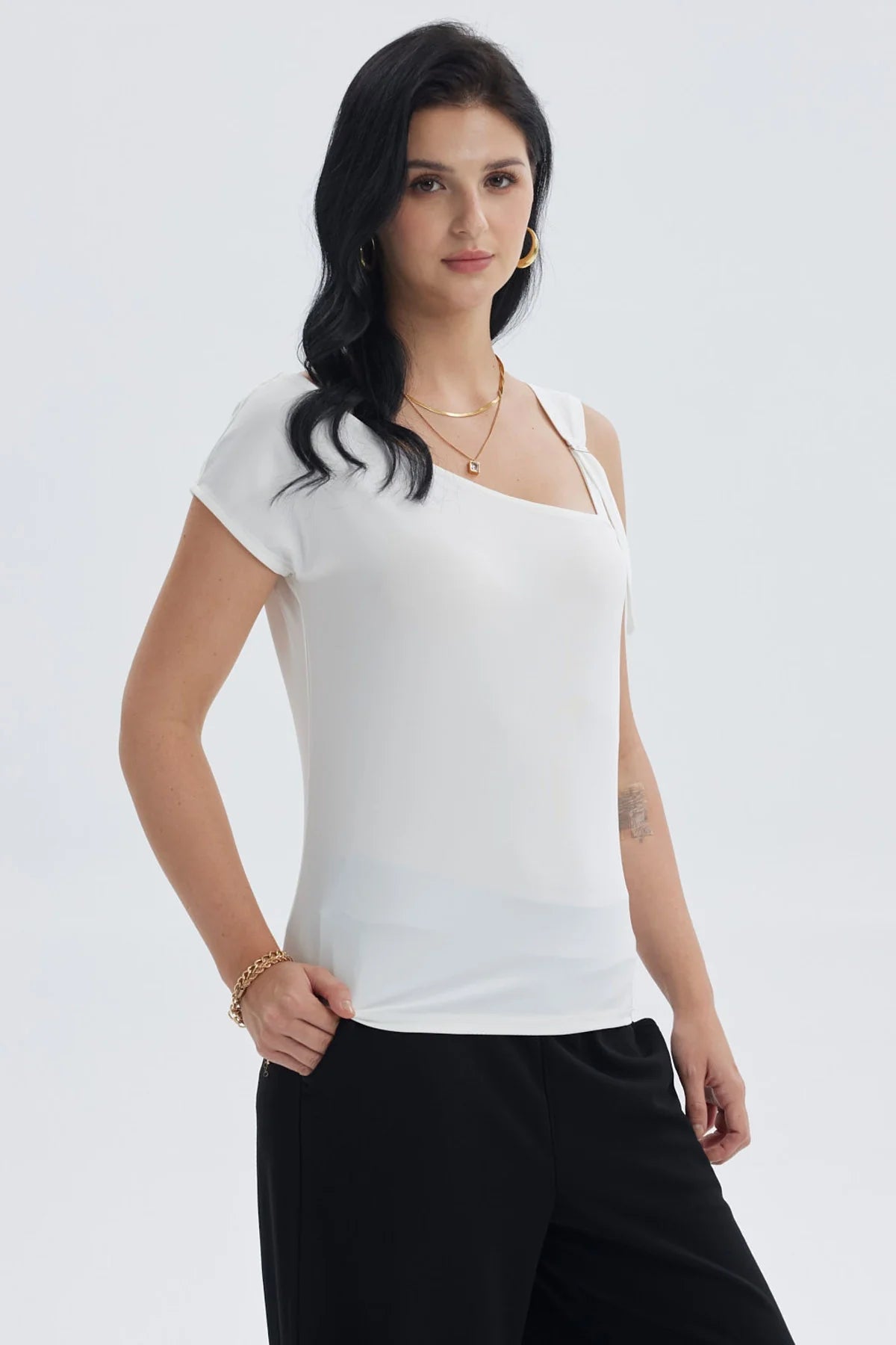 Polera Mujer Escote Asimétrico Crudo