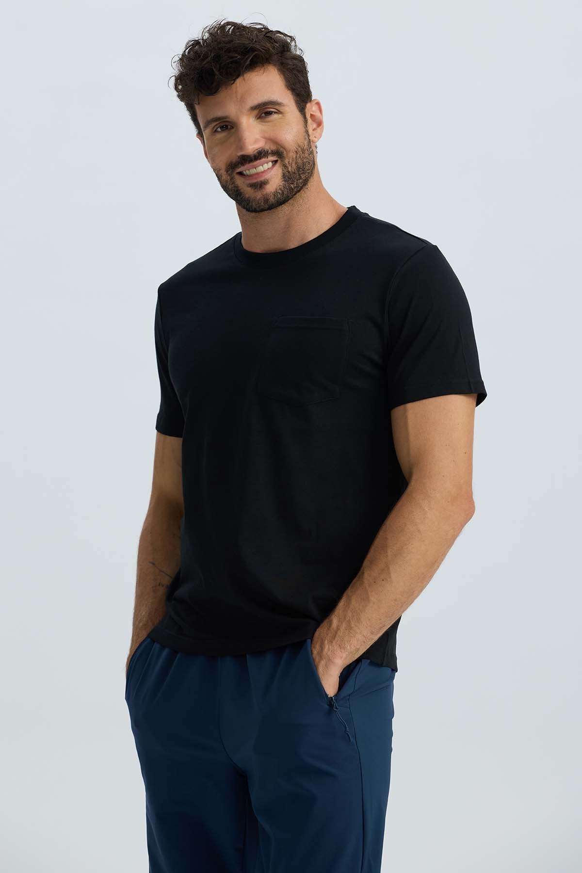 Polera Hombre Básica Con Bolsillo Negro