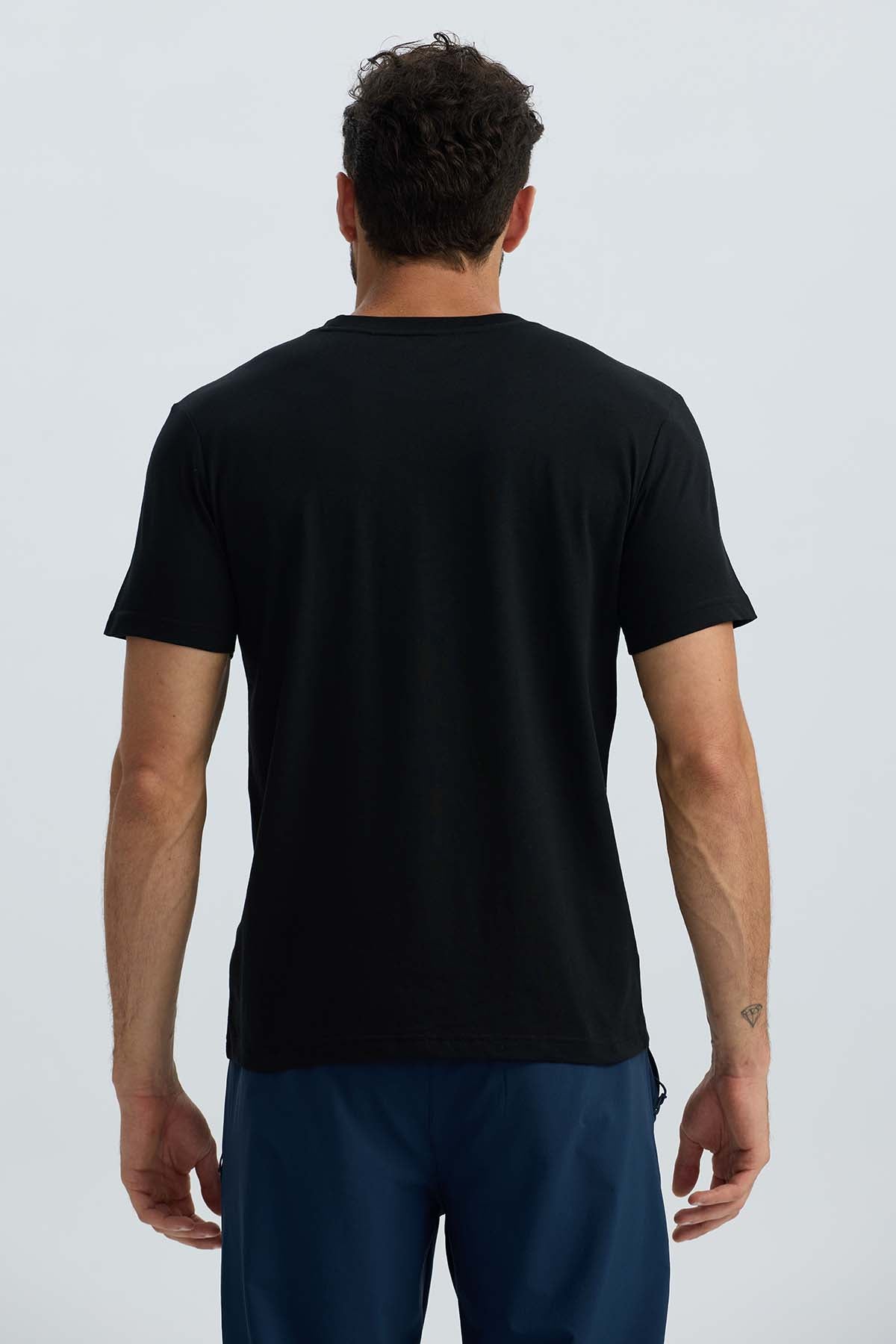 Polera Hombre Básica Con Bolsillo Negro