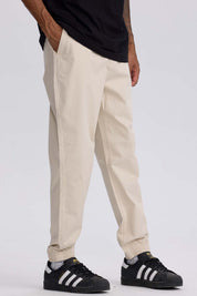Pantalón hombre jogger twill beige