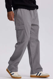 Pantalón hombre cargo calce recto gris