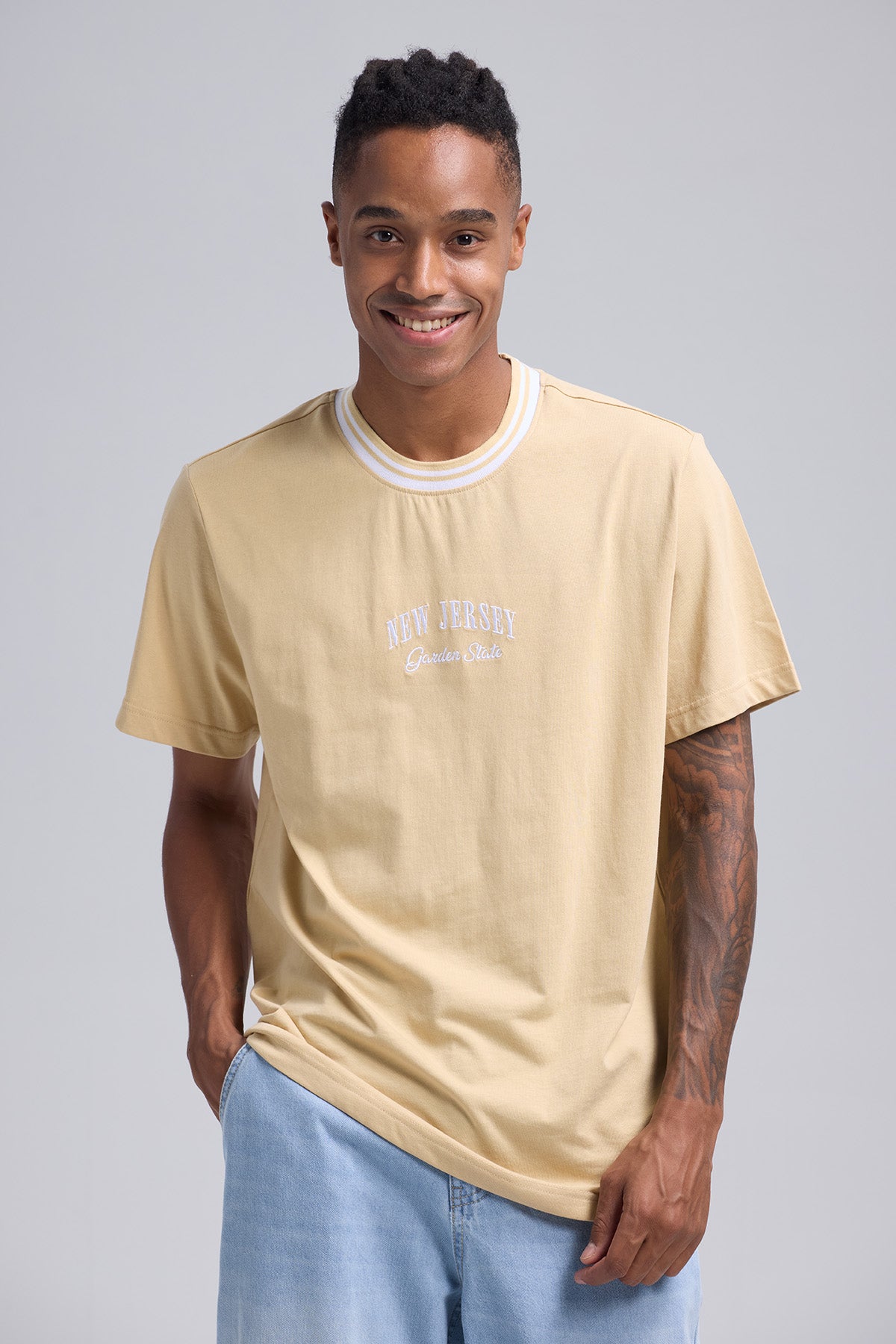 Polera Hombre Print Posicional Beige Oscuro