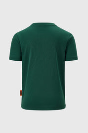 Polera verde para niño con diseño de Naruto y Sasuke en estampado colorido.