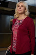 Sweater Mujer Estampado Guinda